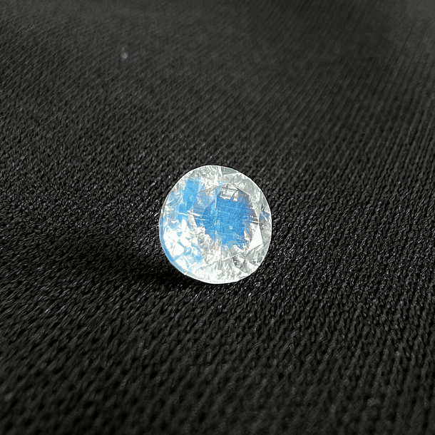 Piedra Luna-0.75ct-5.6mm 