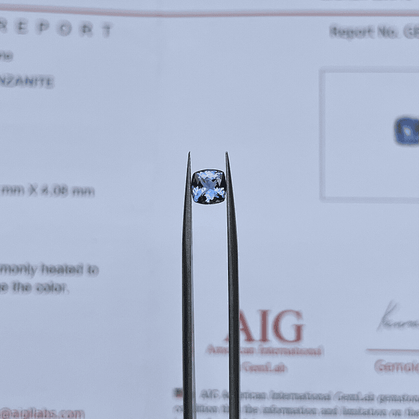 Tanzanita- 1.37ct- 6.49x6.47x4.08 