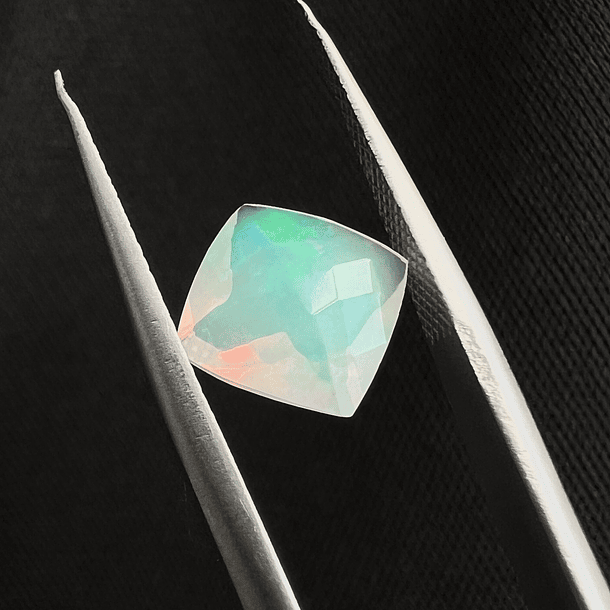 Ópalo-1.25ct-7.9x7.8mm 