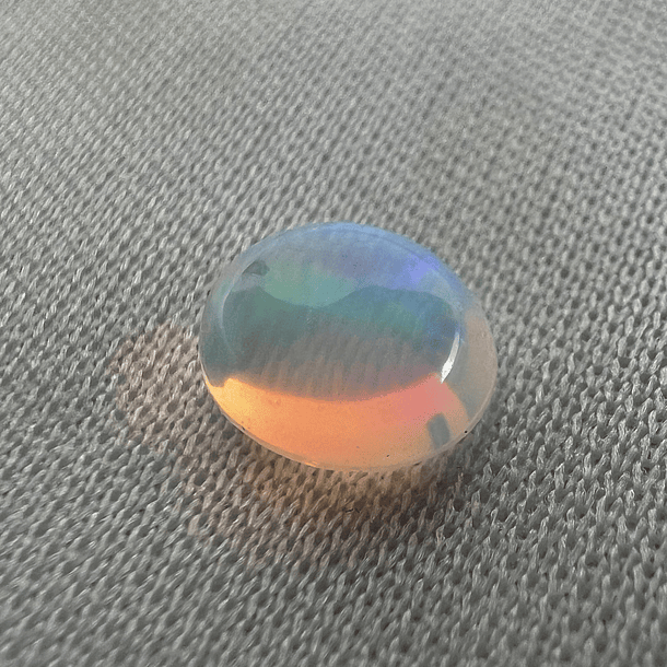 Ópalo Blanco-1.30ct-8.9x6.9mm 