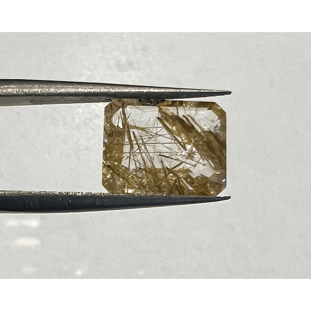 cuarzo rutilado 10.1x8mm corte esmeralda 