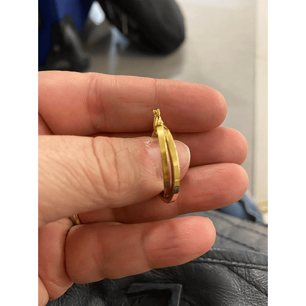 Arracadas de amatista pera 8x6mm 2.15ct en plata con baño de oro amarillo 