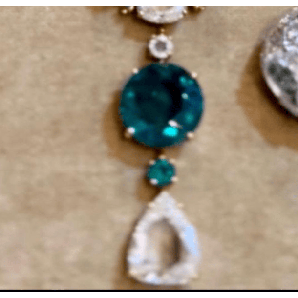 Dije de Topacio rosa corte corazon 6.1x5.9mm, con moissanita y topacio verde en plata con baño de oro amarillo 