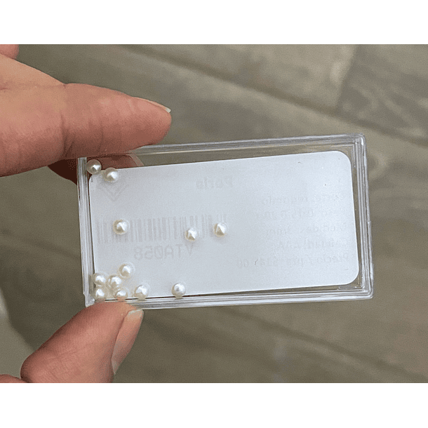  4 piezas de perla 0.15ct- 0.20ct 3mm 