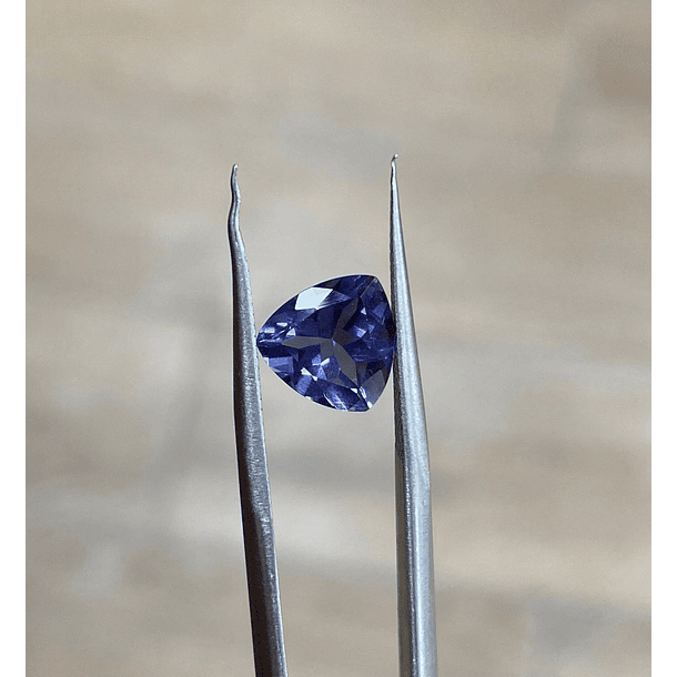 Iolita- 1.60Ct-7.9x7.9mm 