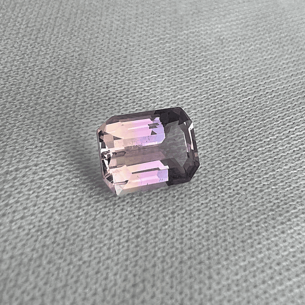 Ametrino-1.50ct-8.1x5.9mm 
