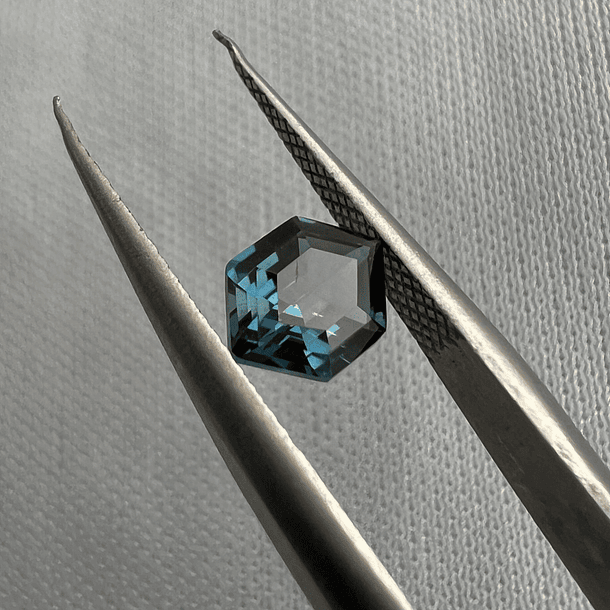 Topacio London Blue-1.20ct-8x5.7mm 