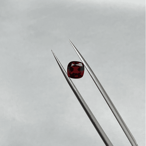 Granate Rojo-2.60ct-7.8x7.8mm 