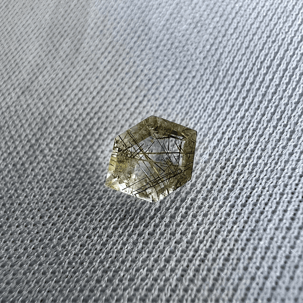 Cuarzo Rutilado-0.95ct-8.1x5.8mm 