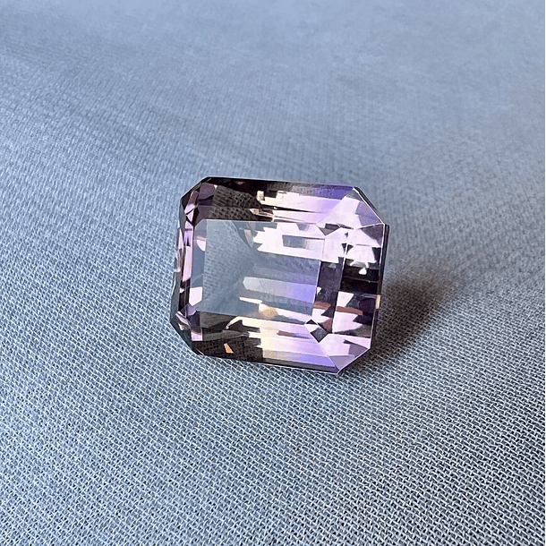 Ametrino-11.20ct-13x11mm 