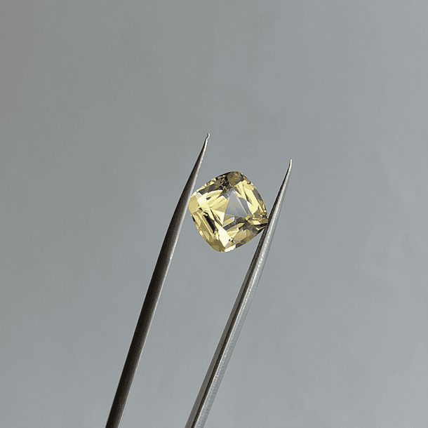 Escapolita-4.44ct-10.38x10.33x7.17mm 