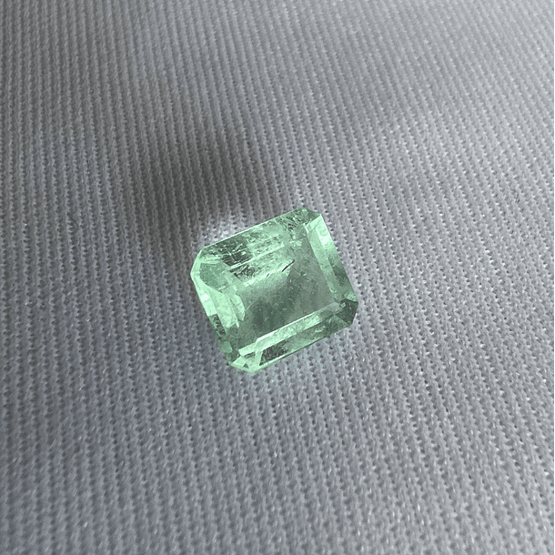 Esmeralda Colombiana Light-1.90ct-8.2x7.4mm 