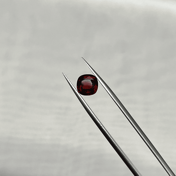 Granate Rojo-2.65ct-6.3x6.3mm 