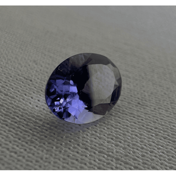 Iolita-0.70ct-7x4.9mm 