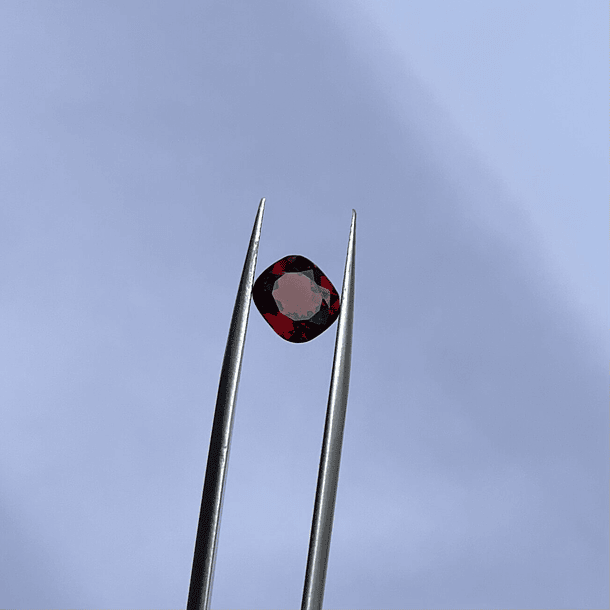 Granate Rojo-2.25ct-8x6.9mm 