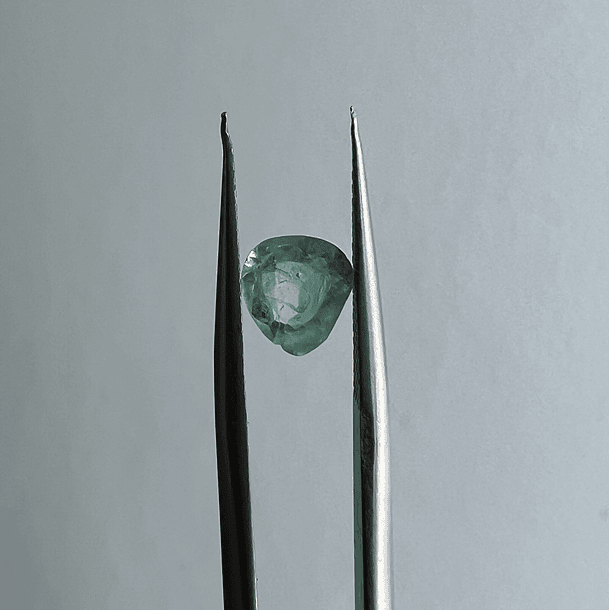 Esmeralda Colombiana-0.65ct-6.3x5.8mm 