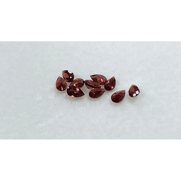 Granates c/pera-0.30ct-5x3mm-AAA 