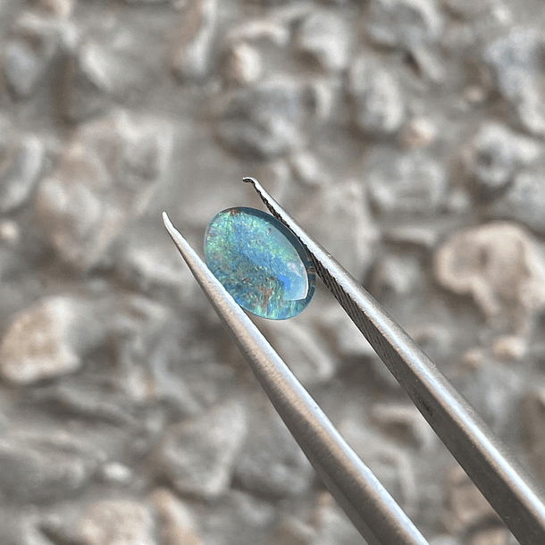 Ópalo Australiano con base de ónix-1.00ct-7.8x5.7x2.5mm 