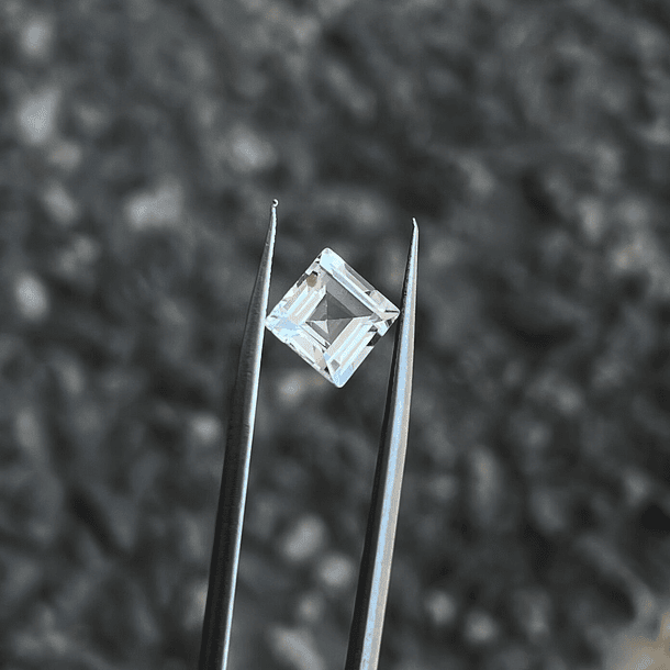 Topacio Blanco-3.55ct-7.7x7.6x4.8mm 