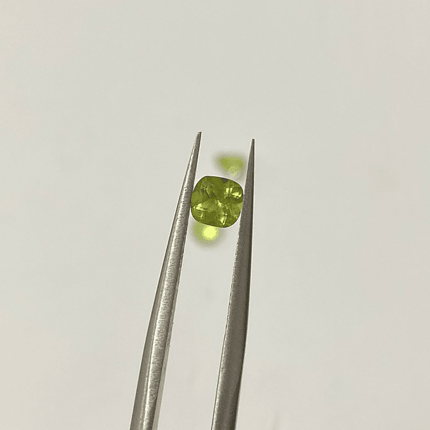 Peridoto-.0.30ct-4mm-c/cojín 