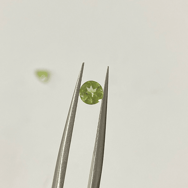 Peridoto-0.30ct-4mm-c/redondo  