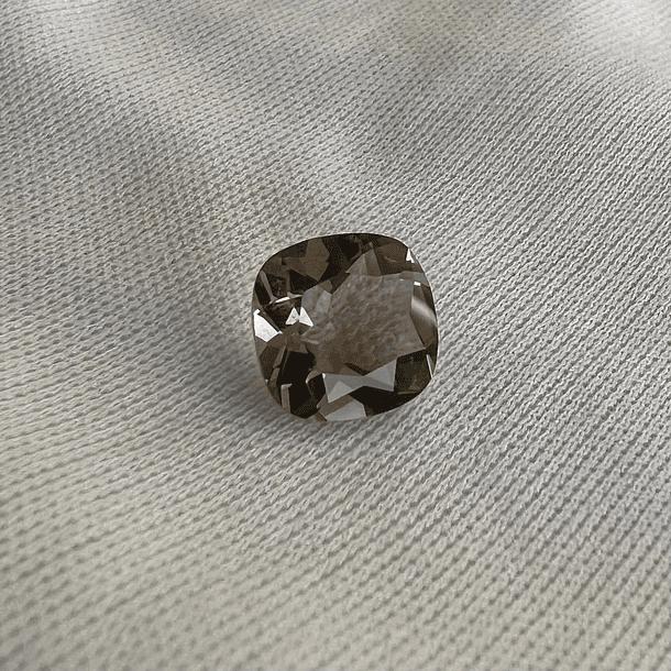 Cuarzo Ahumado-2.80ct-9.1x9x5.3mm 