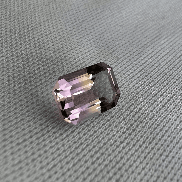 Ametrino-1.70ct-8x6.1x4.4mm 