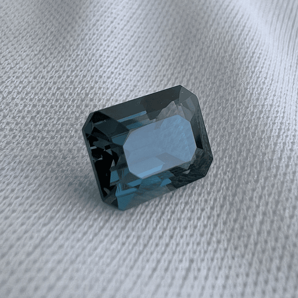 Topacio London Blue-3.30ct-9.2x7.1x5.1mm 