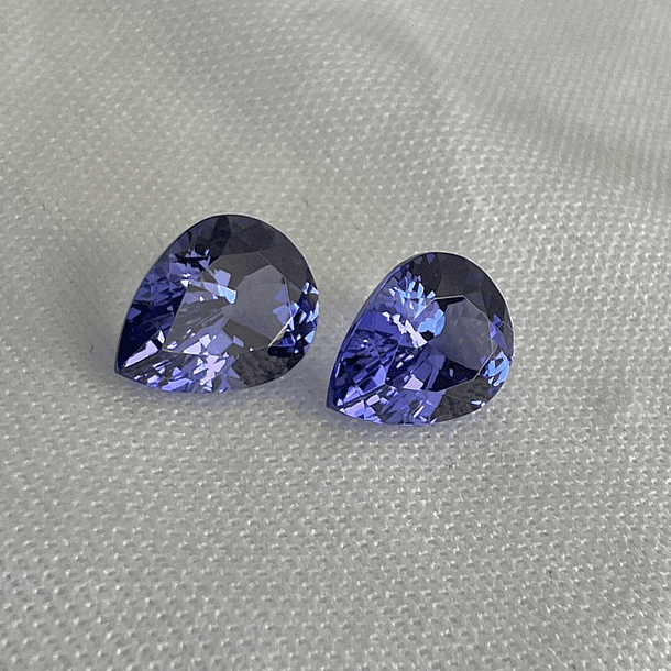Par de Tanzanita-2.59-2.62ct-10.24x9.97x5.04-10.12x7.95x5.18mm 