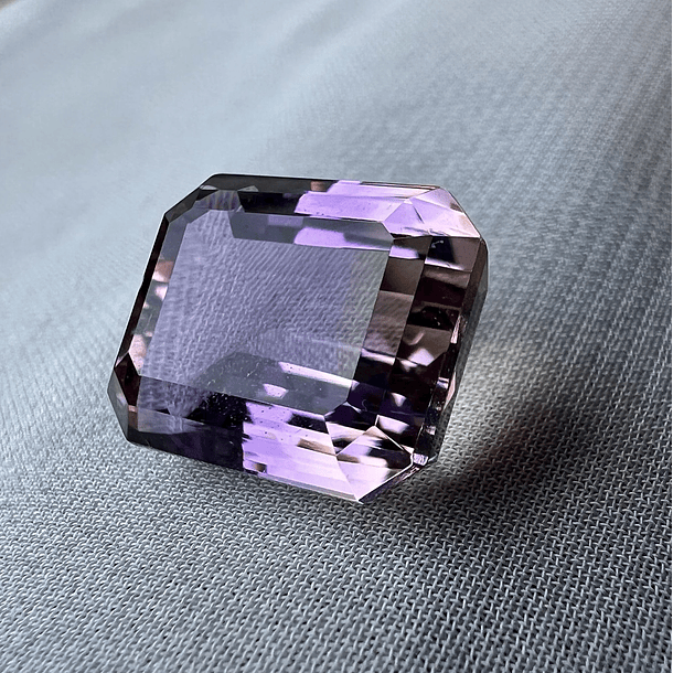 Ametrino-10.85ct-13.8x11.6mm 