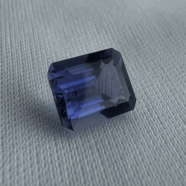 Iolita-1.45ct-7.7x5.9mm 