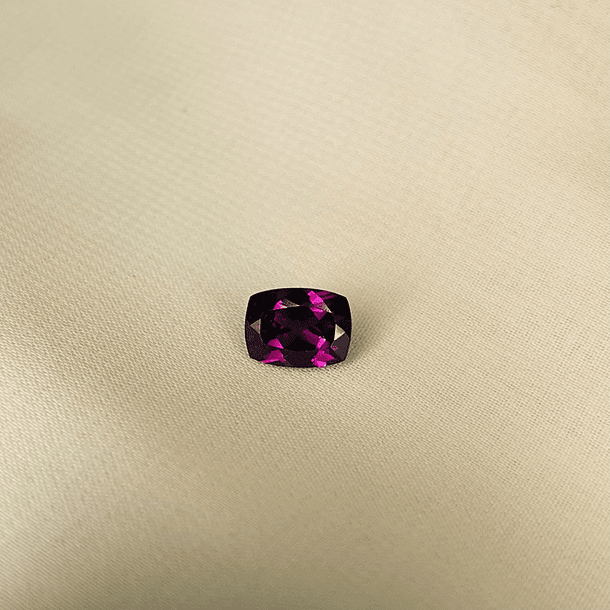 Granate Rodolita-1.80ct-8x6mm 