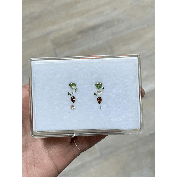 PENDIENTES GOTAS DE AMOR 2 peridotos corazón, 2 tsavoritas marquesa, 2 citrinos redondo, 2 granates pera, y 2 circones redondo 