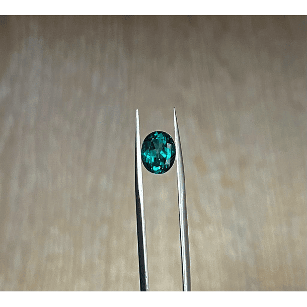Topacio Verde-c/oval-3.25ct-9.8X 7.9mm 