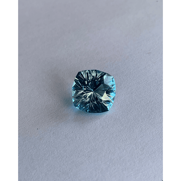 Topacio Suizo-16.70ct-14x14mm 