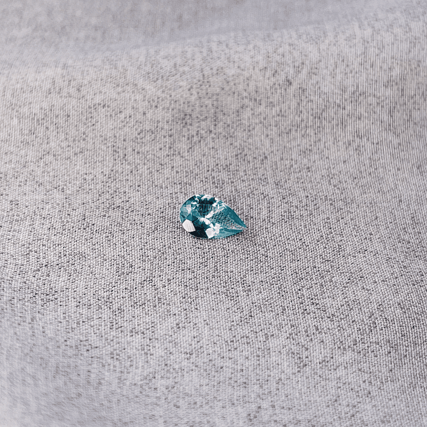 Apatito paraíba-0.70ct-6.7x4.7mm 