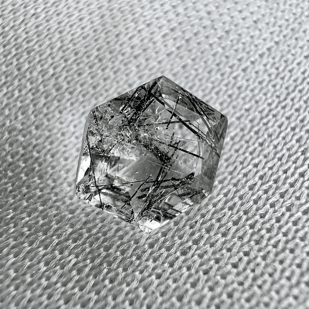 Cuarzo Rutilado Negro-0.90ct7.8x5.8mm 