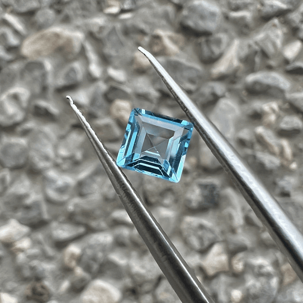 Topacio Suizo-0.65ct-4.9x4.8x2.7mm 