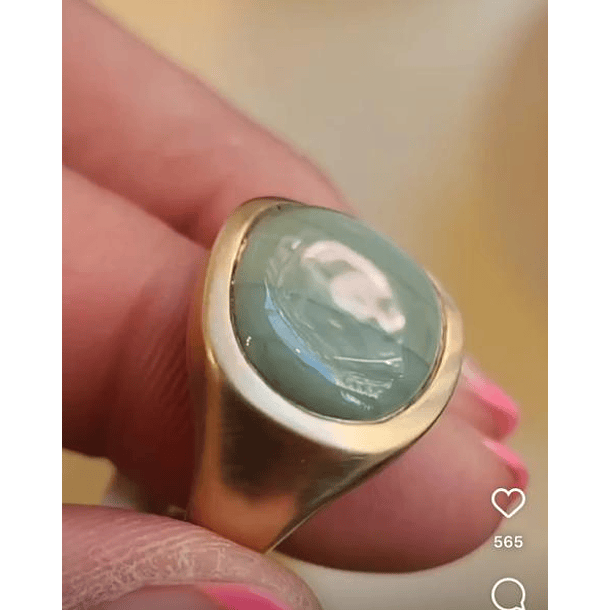 Anillo con esmeralda corte cabujón ovalado de 13.1x11.3mm talla 9 en oro amarillo de 14k  