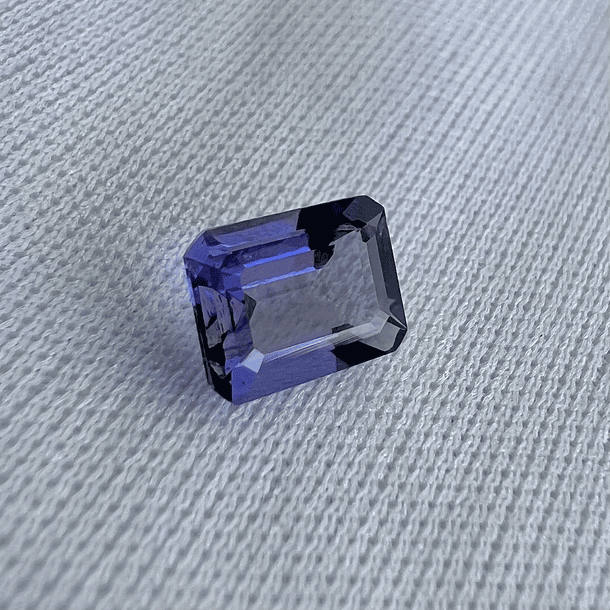Iolita-1.40ct-7.7x5.7x3.7mm 