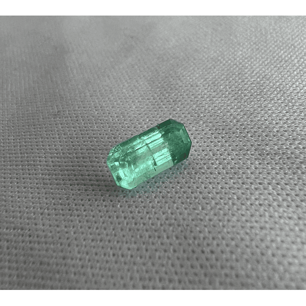 Esmeralda Colombiana Light-2.00ct-8.4x4.2mm 