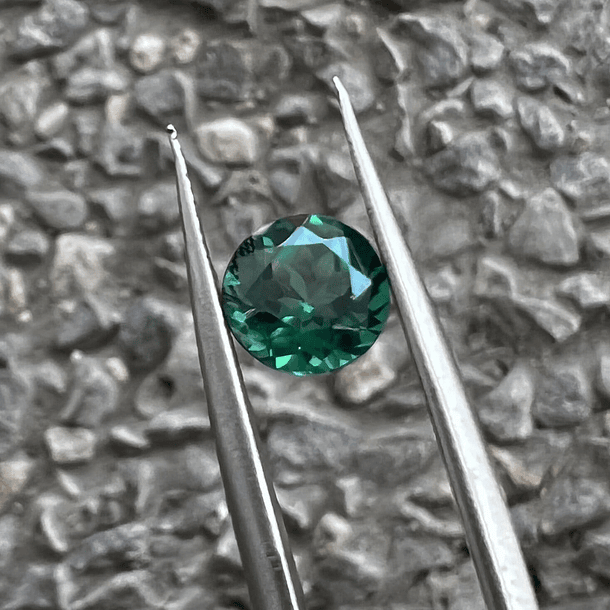 Topacio verde-1.45ct-6.7x4.2mm 