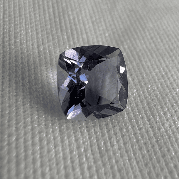 Iolita-1.35ct-7x7x4.4mm 