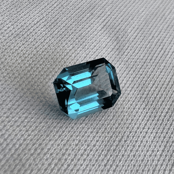 Topacio London Blue-5.85ct-8.8x6.6x5mm 
