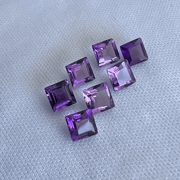 Par de Amatista-0.70ct-4-5mm 