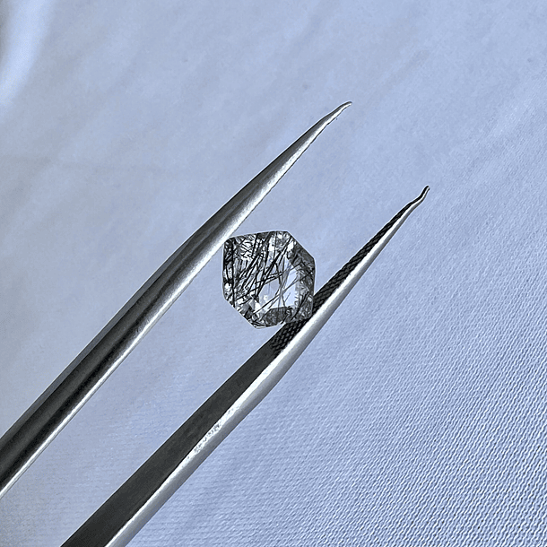 Cuarzo Rutilado Negro-1.00ct-7.6x6mm 