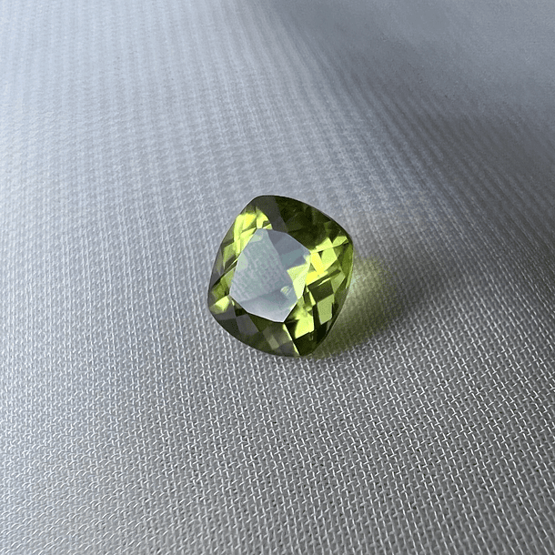Peridoto-1.70ct-6.8x6.8mm 