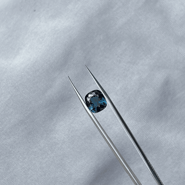 Topacio London Blue-3.50ct-9.1x8.1mm 