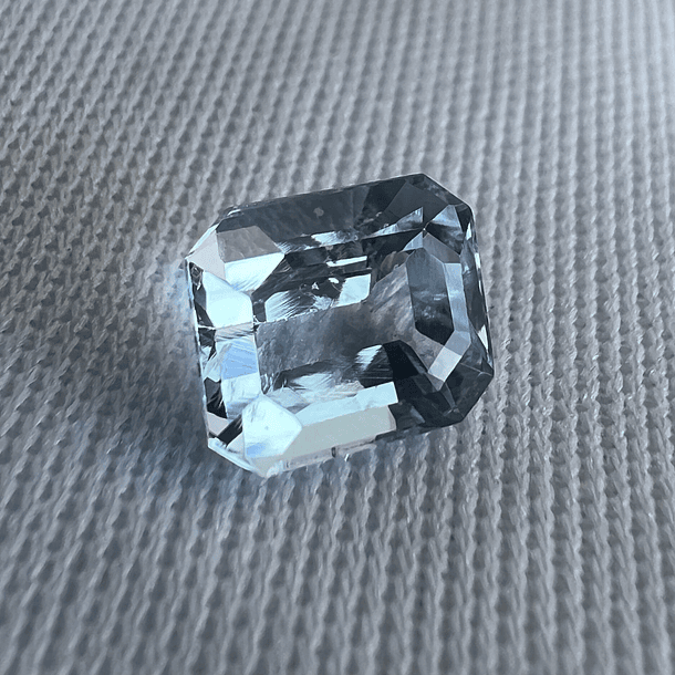 Aguamarina-2.13ct-8.30x7.07x4.93mm 