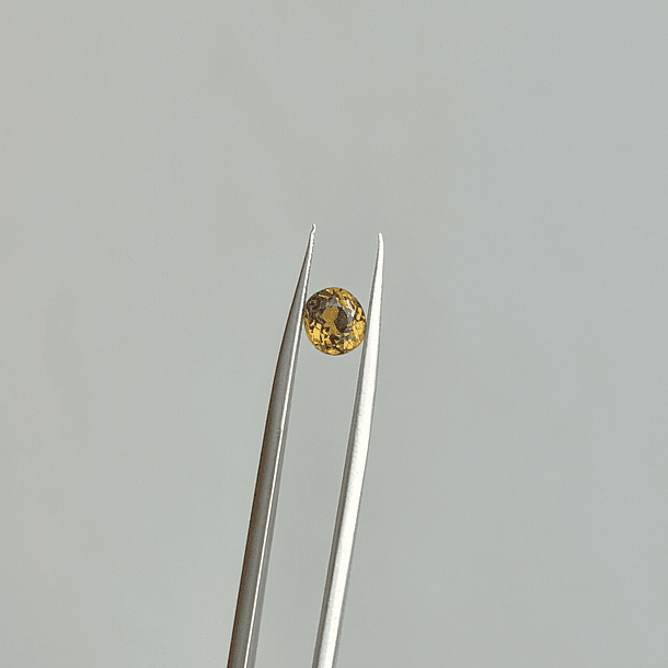 Granate Malí-1.10ct-6.1x5.5x3.8mm-c/oval-AAAA 
